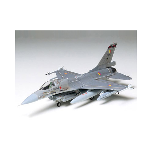 タミヤ　1/72 ジェネラルダイナミックス F-16 ファイティングファルコン
