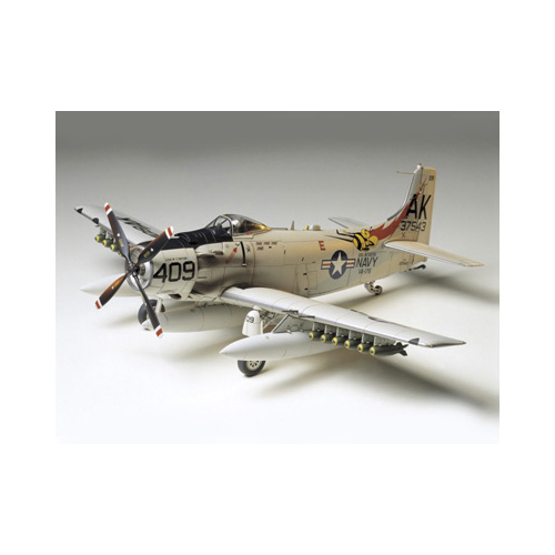 タミヤ 1/48 ダグラス A-1H スカイレーダー アメリカ海軍