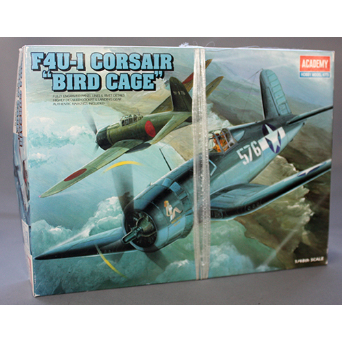 アカデミー 1/48 F4-U1 コルセア BIRD CAGE