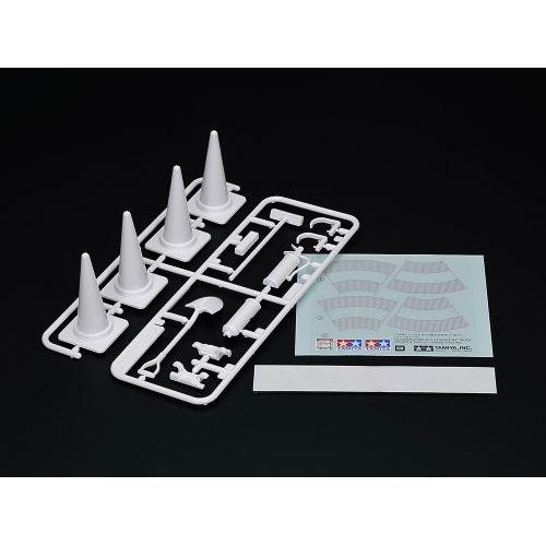 タミヤ TROP.58 1/14RCビッグトラック用アクセサリーセット (コーン&ツール)